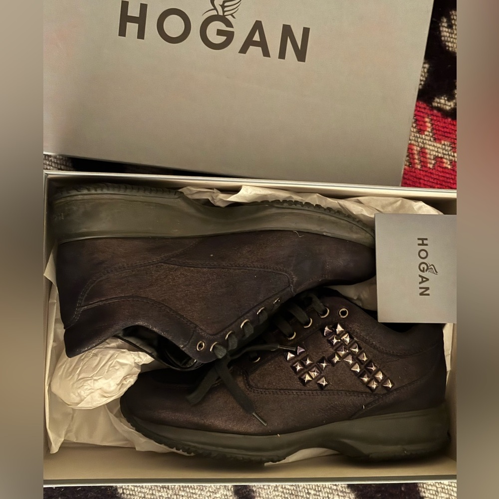 Hogan sneakers. Size 36/5. Will also fit 7. Run big.